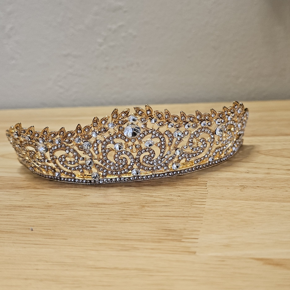Elegant Gold Tiara